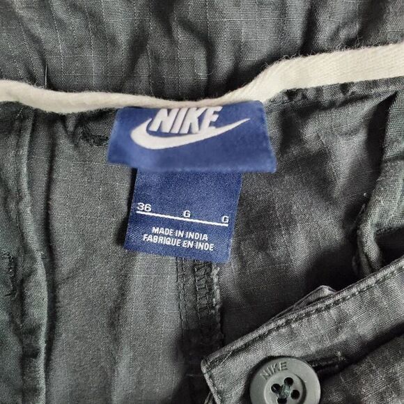 Nike Cargo Shorts Men’s Size 36 Gray Outdoor Utility Pockets Embroidered Swoosh - Picture 4 of 5
